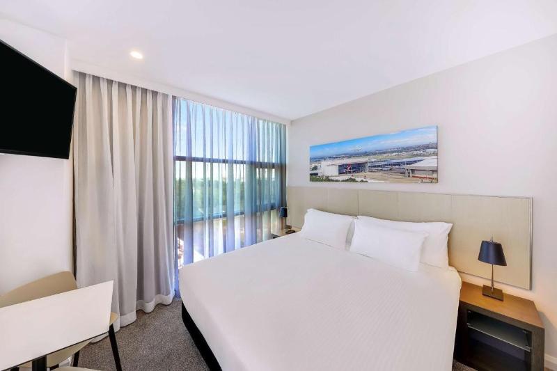 Travelodge Hotel Sydney Airport room with a view