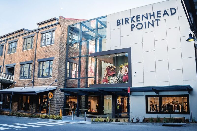 What is the cheapest and the best place for shopping in Sydney? 3