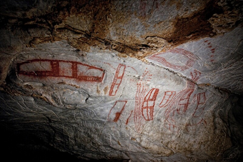 Which is the oldest cave in the world? 2 Cueva de El Castillo Paintings