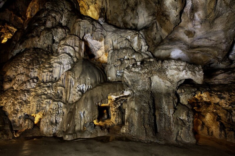 Which is the oldest cave in the world? 1 Cueva de El Castillo