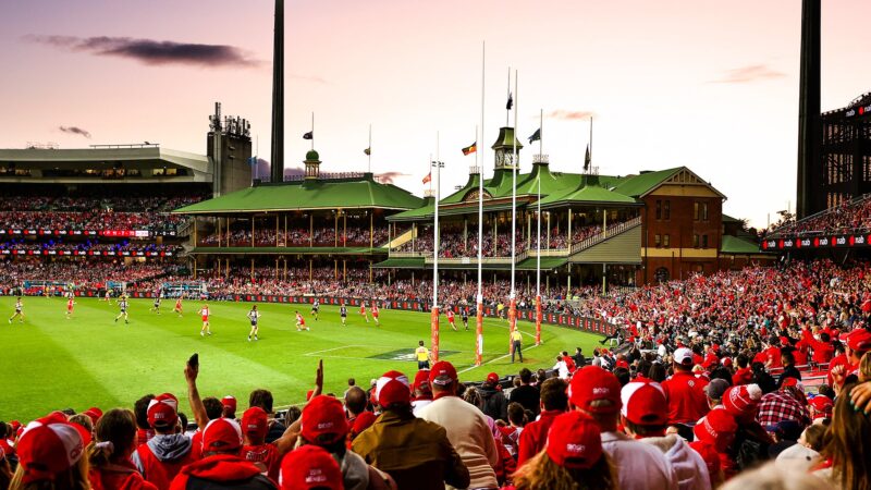 Which Australian city, Sydney or Melbourne, is a better place to live in terms of weather, cost of living, facilities, etc? 2 Sydney Cricket Ground