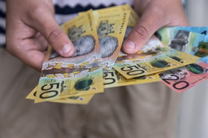 What is cash in hand in Australia? 1 What is cash in hand in Australia?