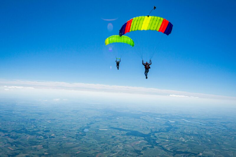Is it safe to skydive at 100%? 4 Skydiving at 100%