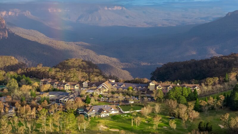 When was the Fairmont Blue Mountains built? 2 Architecture of the Fairmont Leura