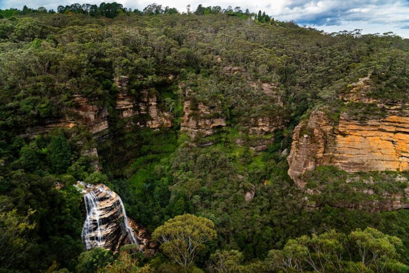 How much does it cost to go to Blue Mountains National Park? 3 Blue Mountains National Park