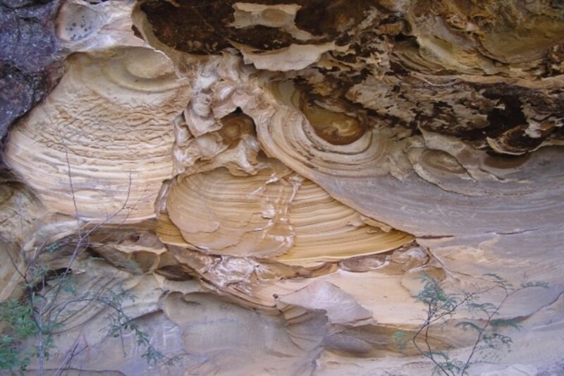 How old is the Hawkesbury sandstone? 3 How old is the Hawkesbury sandstone?