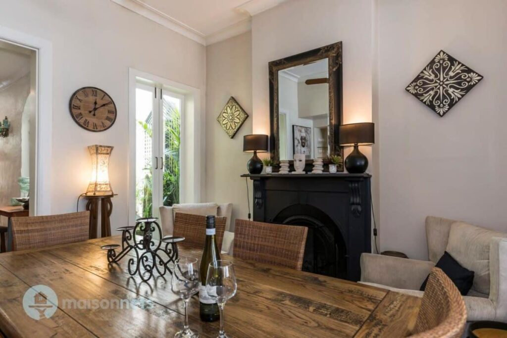 3 Bedroom House With Large Courtyard & City Views