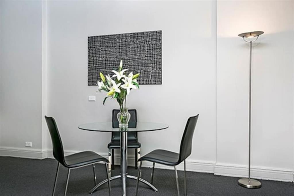 CLD01 - 1 bedroom unit - Bridge Street, Sydney CBD 5 CLD01 - 1 bedroom unit - Bridge Street, Sydney CBD