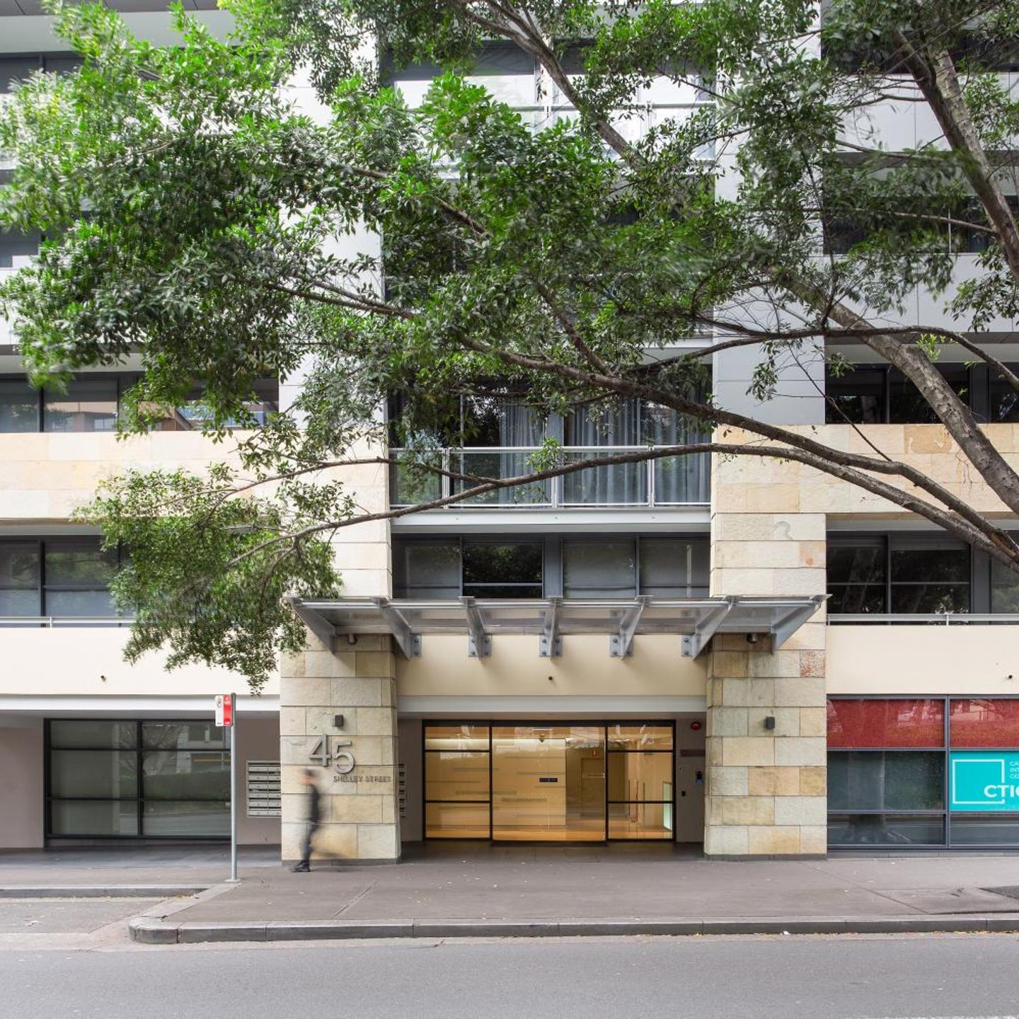 Darling Harbour Apartment near King St Wharf
