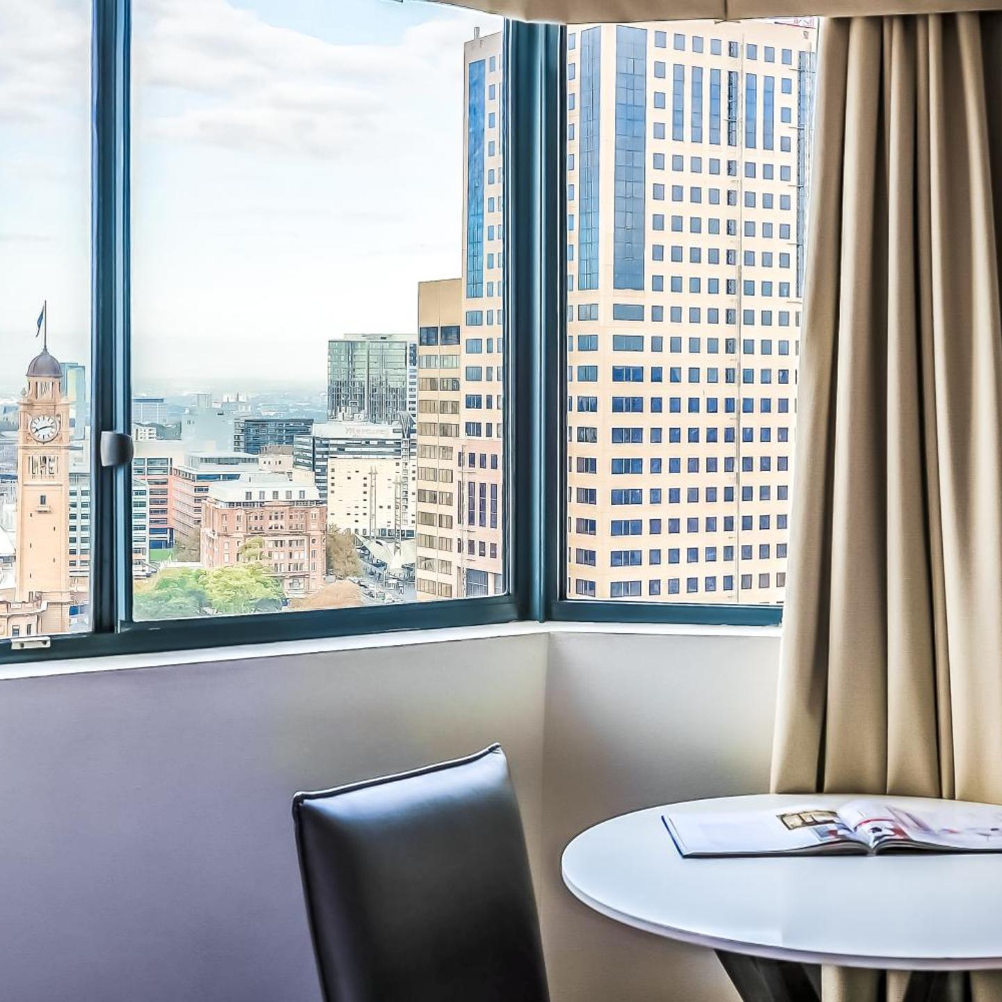 Oaks Sydney Castlereagh Suites