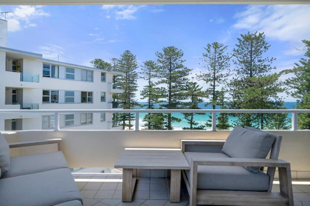 Oceanfront Serenity - Amazing Views to Manly Beach