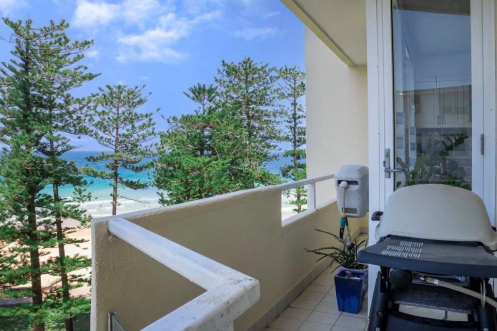 Oceanfront Serenity - Amazing Views to Manly Beach