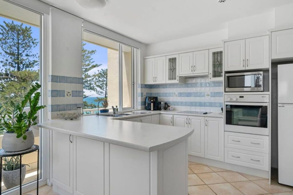 Oceanfront Serenity - Amazing Views to Manly Beach