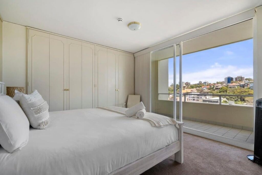 Oceanfront Serenity - Amazing Views to Manly Beach