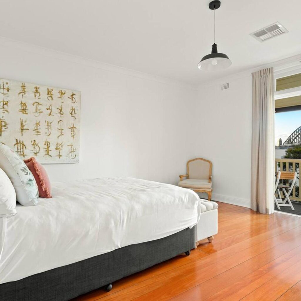 'Two of a Kind' Heritage Stay with Harbour Views