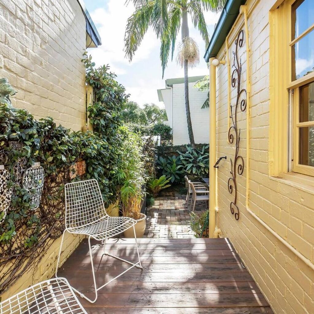 Elegant Vintage Terrace with Harbour Bridge Views 9 Elegant Vintage Terrace with Harbour Bridge Views