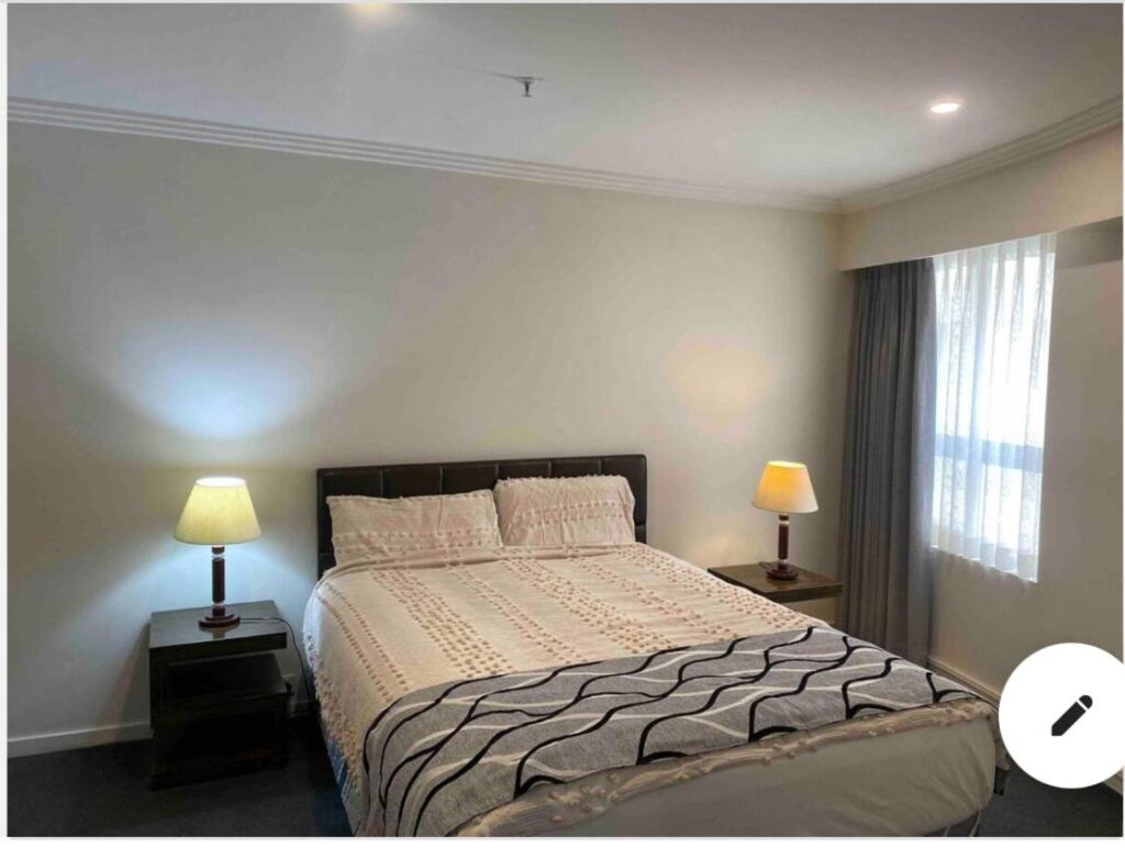 Excellent location,budget stay Darling Harbour