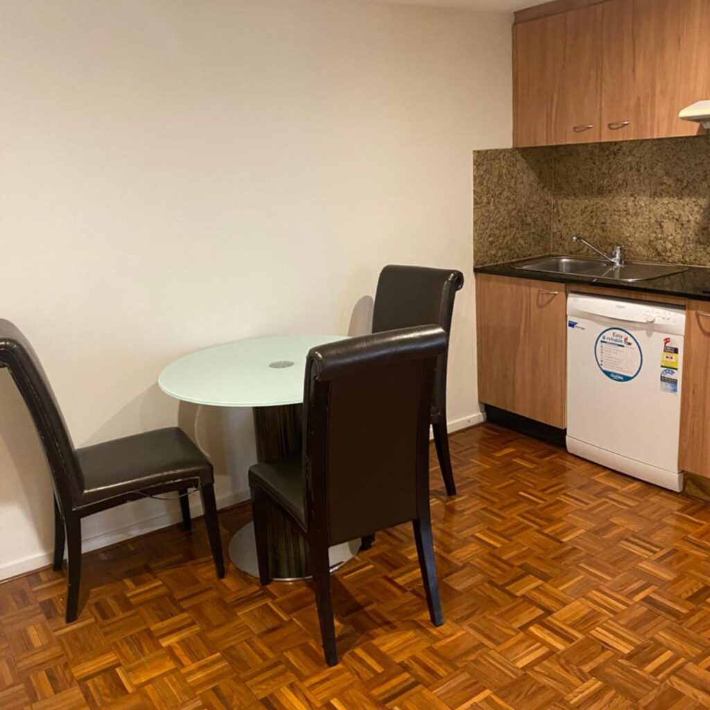 Excellent location,budget stay Darling Harbour