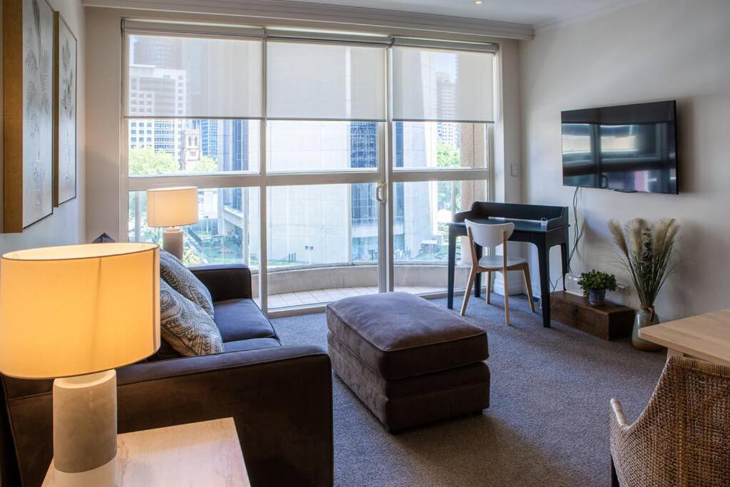Great Studio Apartment with Balcony Bond1009 Self- Catering 6 Great Studio Apartment with Balcony Bond1009 Self- Catering