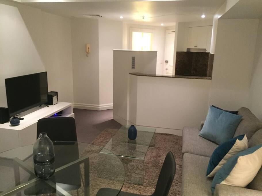 Heart of SYDNEY CBD - studio apartment B412 9 Heart of SYDNEY CBD - studio apartment B412