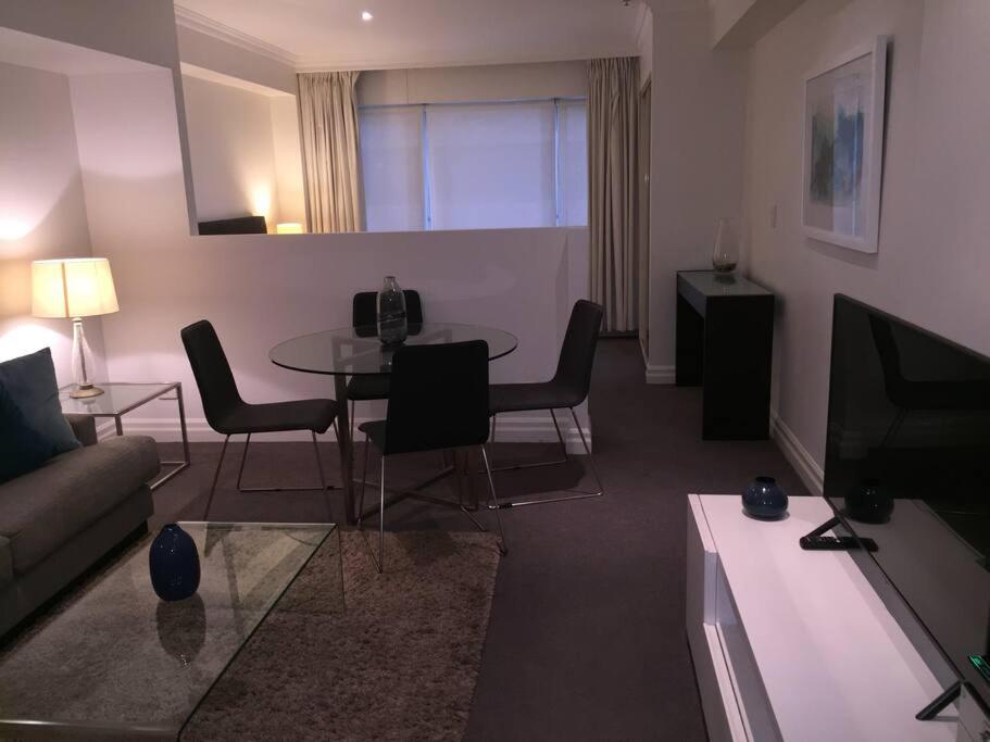 Heart of SYDNEY CBD - studio apartment B412 7 Heart of SYDNEY CBD - studio apartment B412