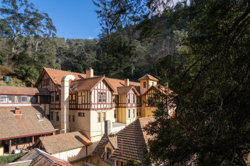 Jenolan Caves house