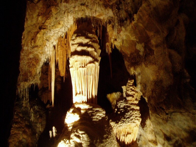What is the oldest open cave in the world? 2 The Grand Column at Jenolan Caves