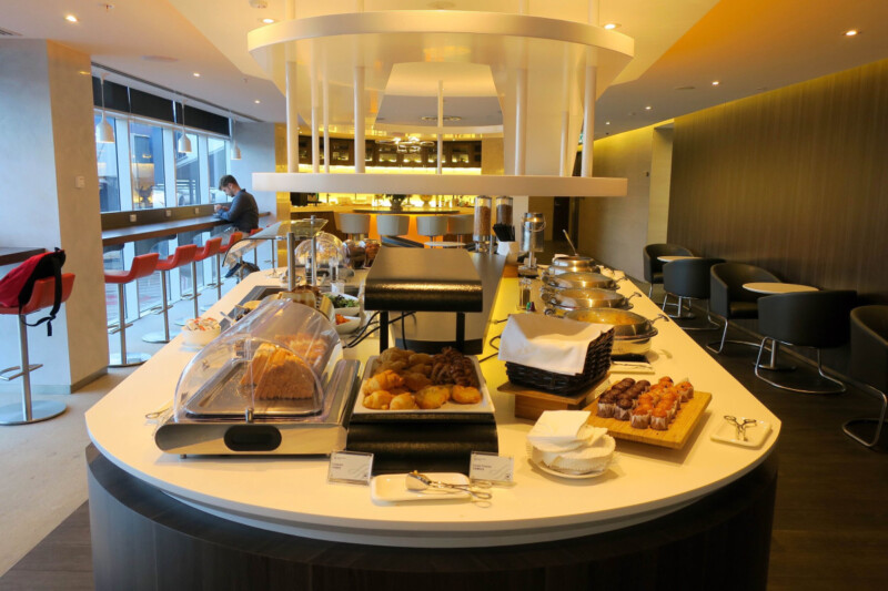 Which terminal is international flights at Sydney Airport? - Guide to Navigating Terminals 6 Sydney lounge with food served
