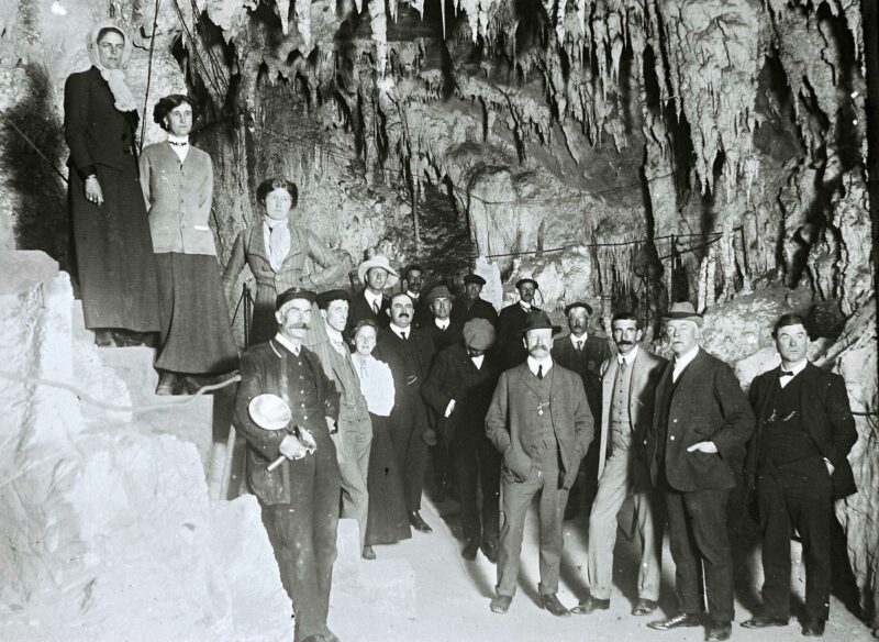 History of Jenolan Caves