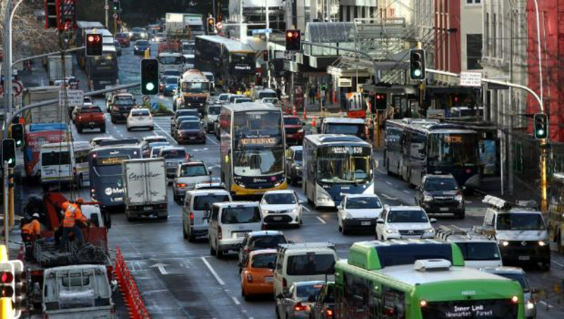 What roads should you avoid during rush hour in Sydney? 2