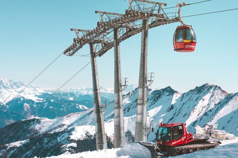 What is the difference between a cable car and a gondola lift? 3 What is the difference between a cable car and a gondola lift