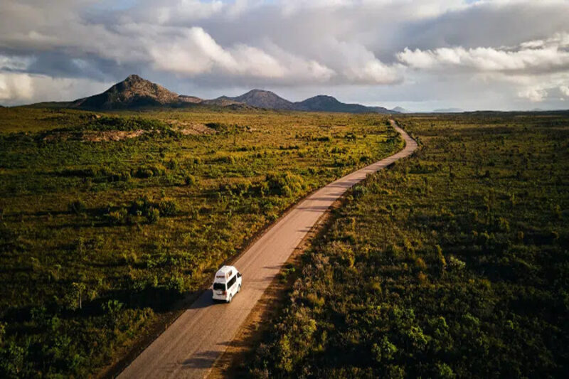 Is it possible to drive from Sydney to Perth? 3