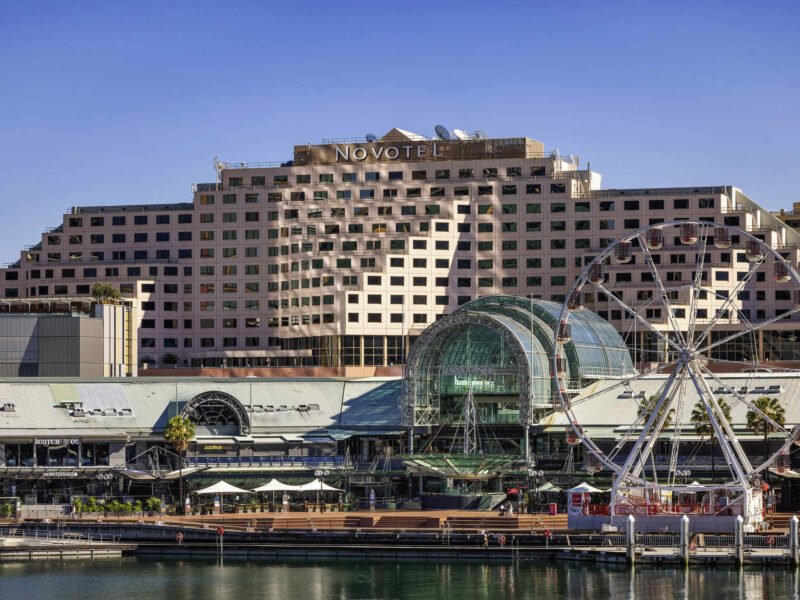 How many stars are Novotel? 2