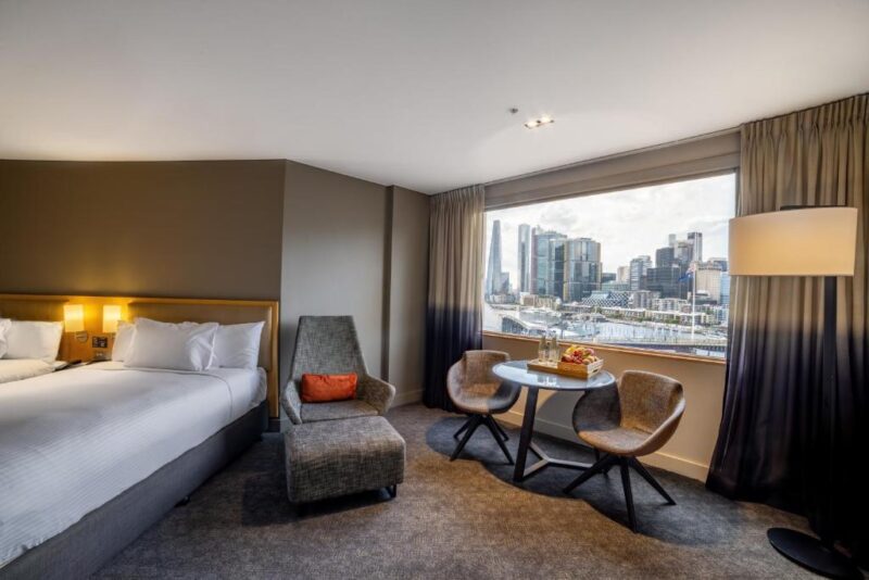How many stars are Novotel? 4