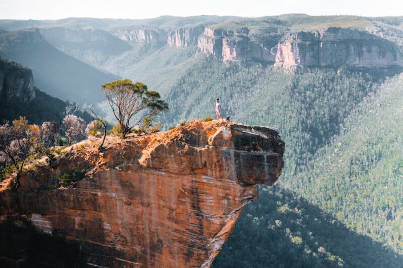 What is the Blue Mountains known for? 2 Blue Mountains are a paradise for outdoor enthusiasts