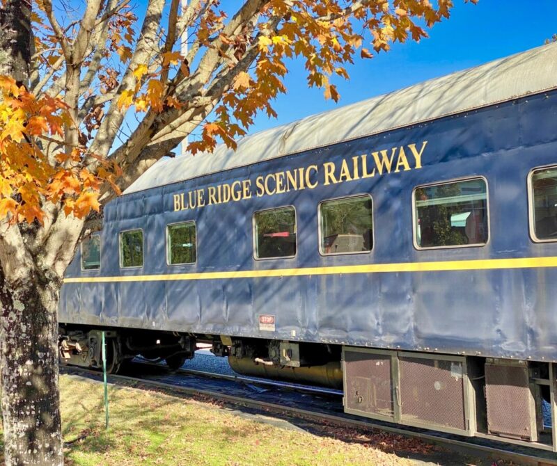 How long is the Blue Ridge Scenic Railway ride? 3