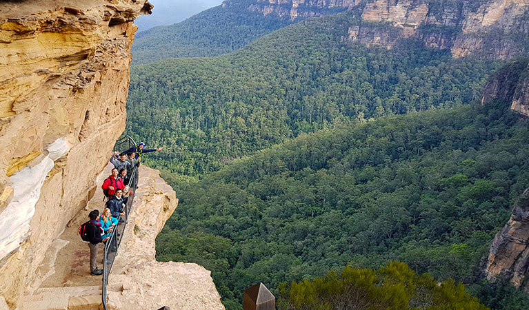 Where are the Blue Mountains located at? 2