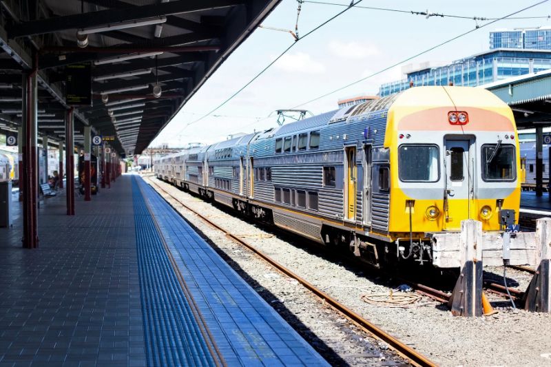 What is the closest station to the Blue Mountains? 2 Sydney Central Station to Blue Mountains